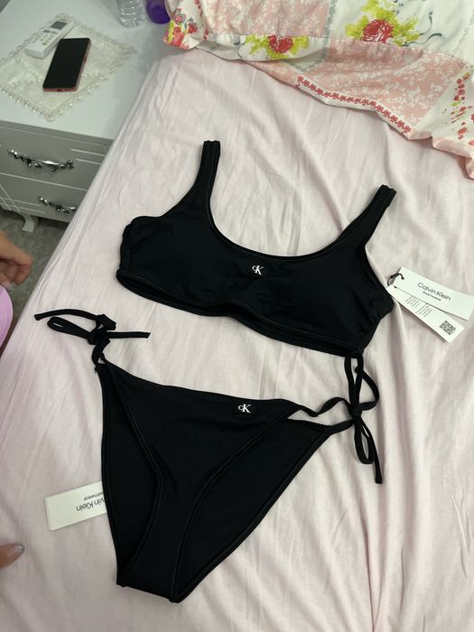 Нови оригинални бански на Calvin Klein