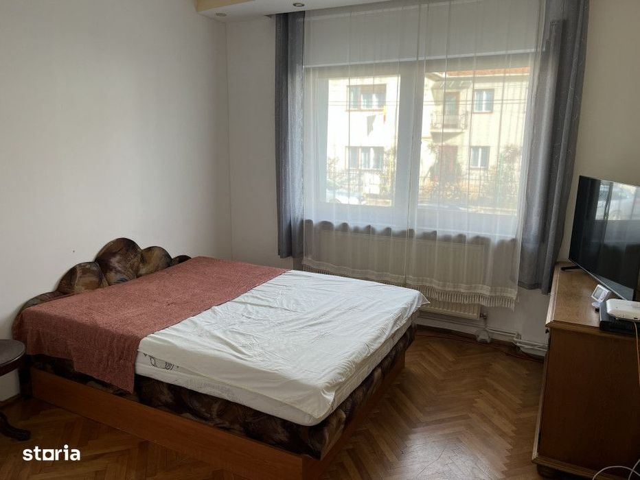 casa singur in curte 3 camere zona stefan cel mare