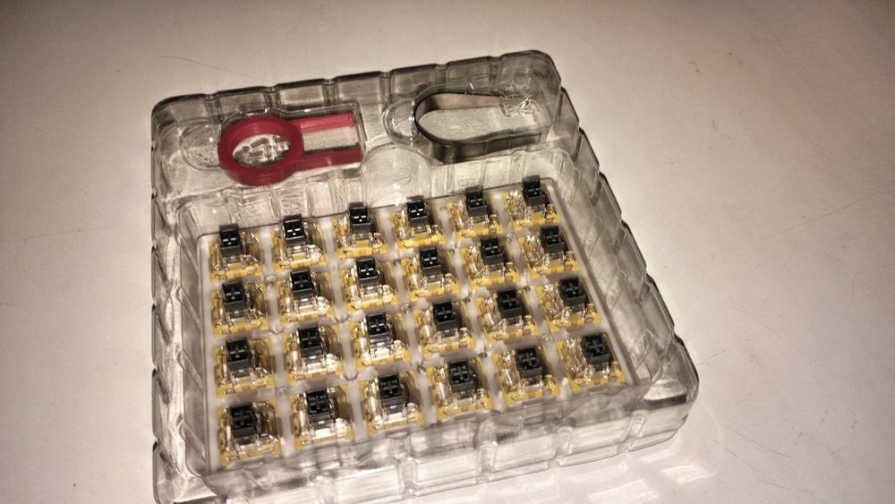 Свитчи RedDragon  Bullet S, 24 штуки