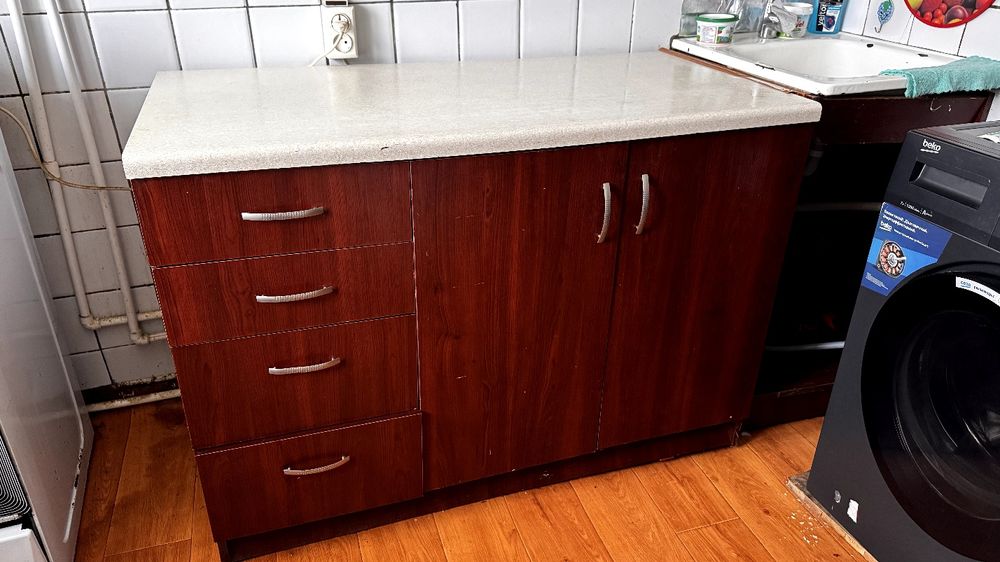 Продам срочно кухонный гарнитур