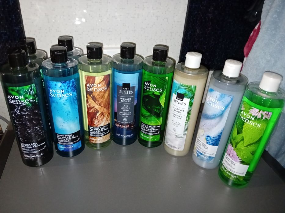 Vând cosmetice pentru femei și barbati