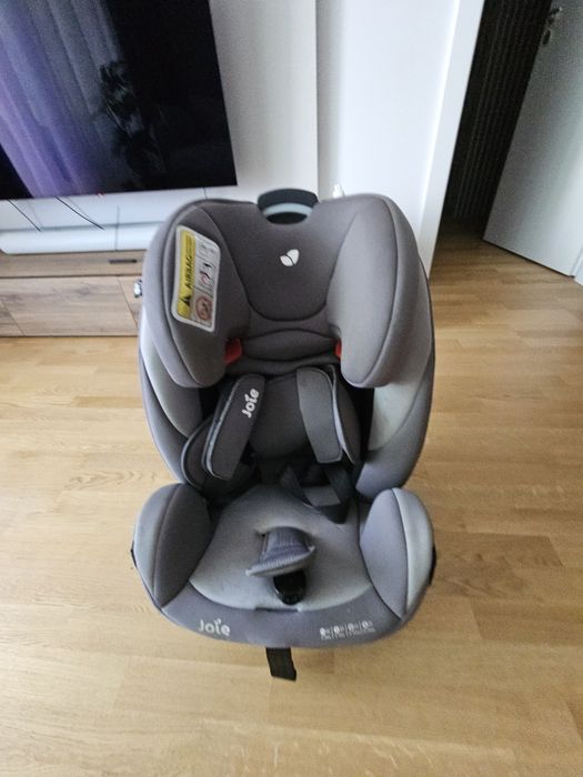 Scaun auto in stare foarte buna, cumparat de nou