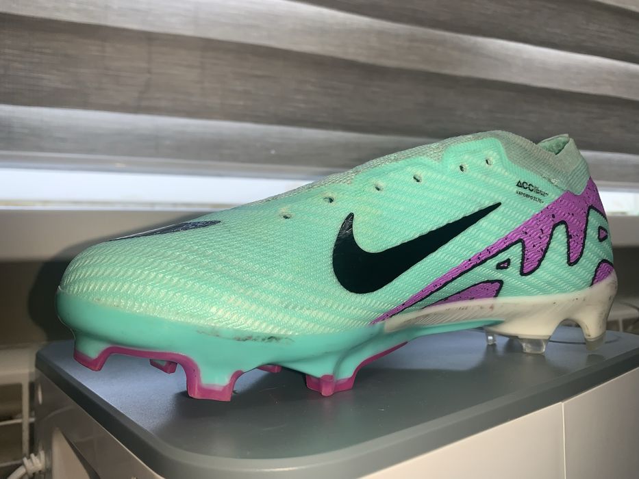 Бутсы футбольные