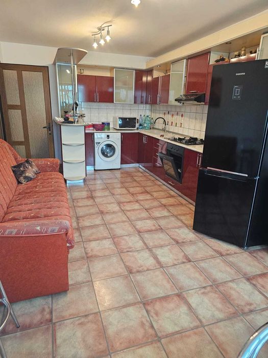 inchiriez apartament 2 camere Zona Industriala