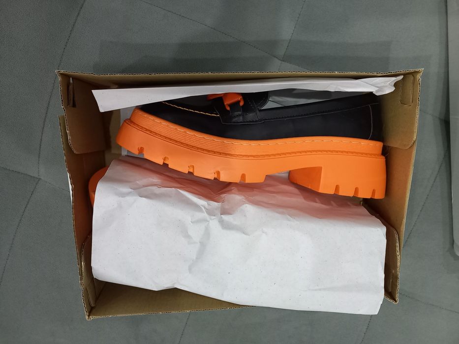 Нови дамски обувки