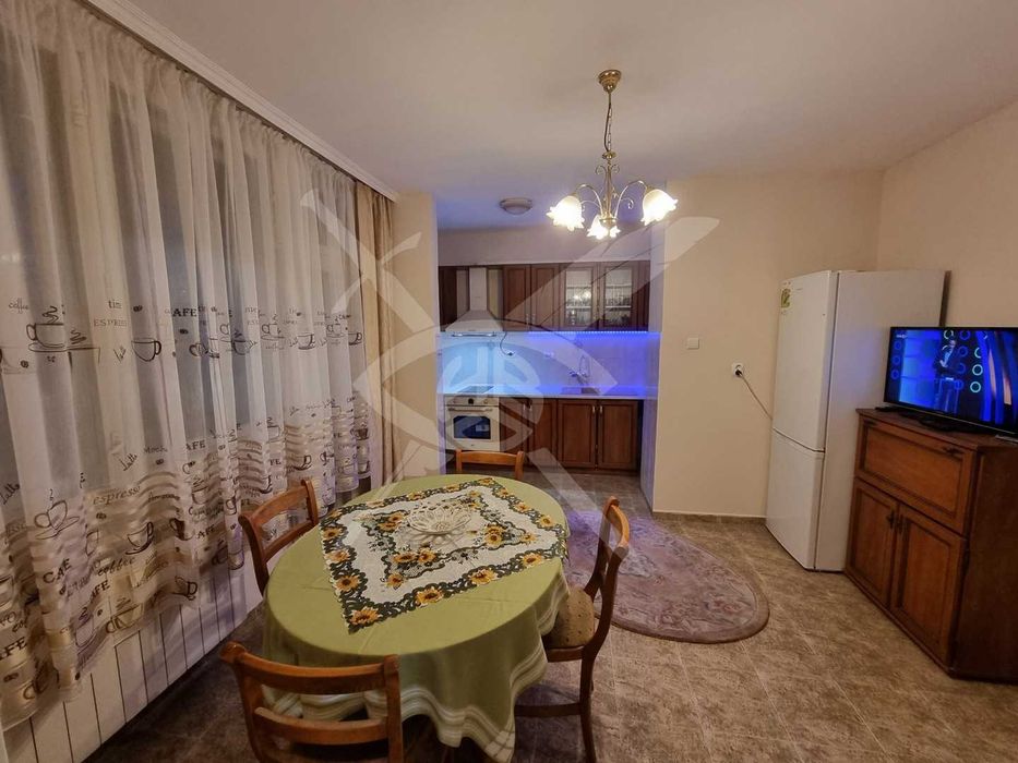 Дава се под наем Тристаен апартамент в София, Слатина - 122 кв.м за 800 € - Снимка #1