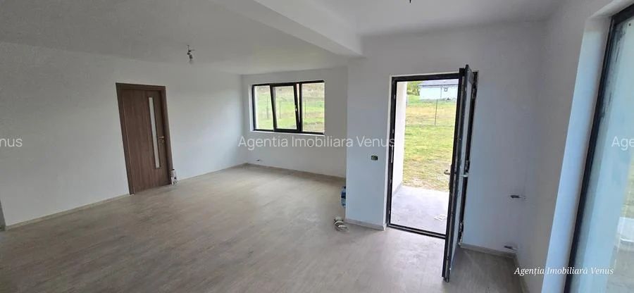 Vând casă Botoșani,Catamarasti