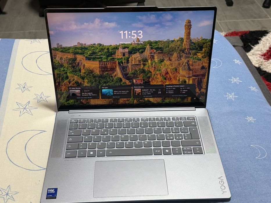 Lenovo Yoga Slim 7 15ILL9 – Intel Core Ultra 7, 16 GB RAM, Touchscreen, Nou