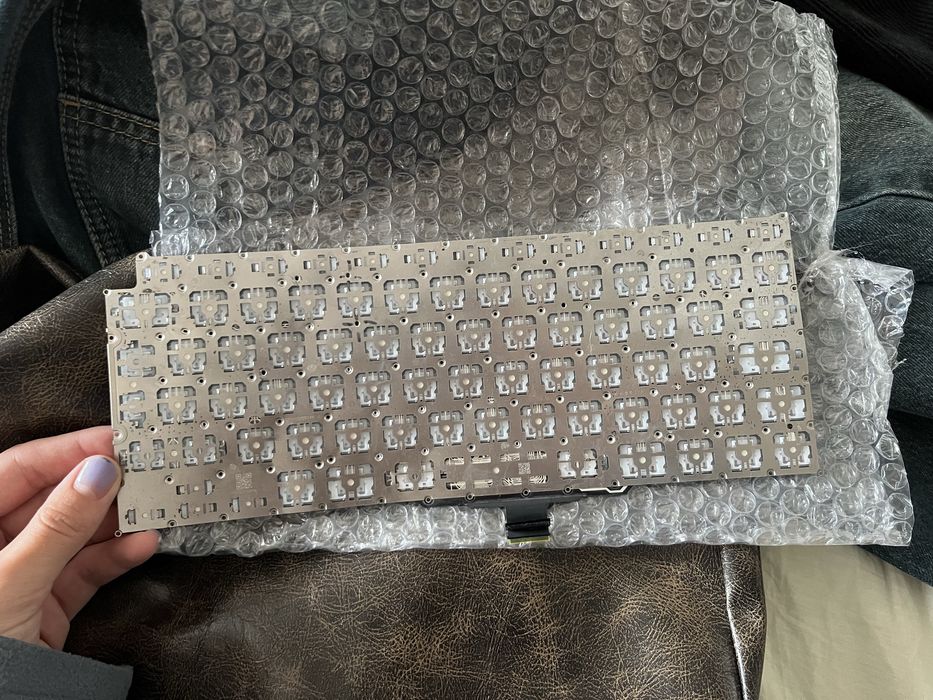 Продам клавиатуру APPLE A2337