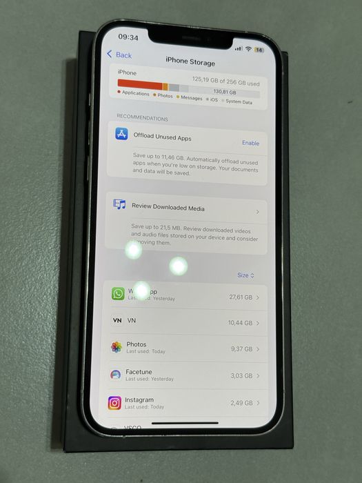 iPhone 12 Pro 256GB - funcționează perfect, ușor defect vizual