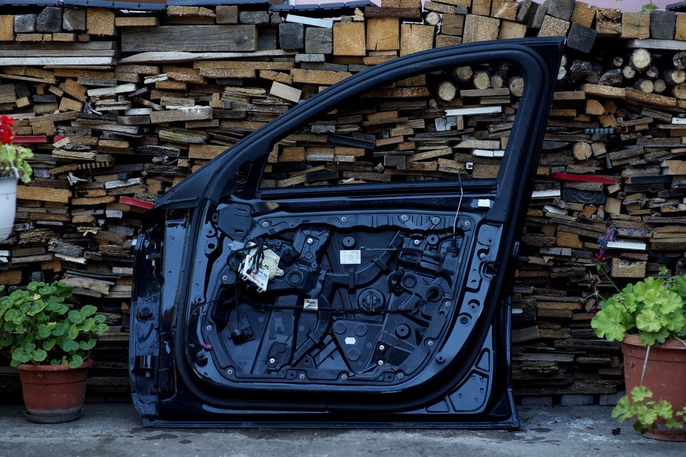 Ușa dreapta față Mercedes C CLASS W205 negru C197 2014-2021