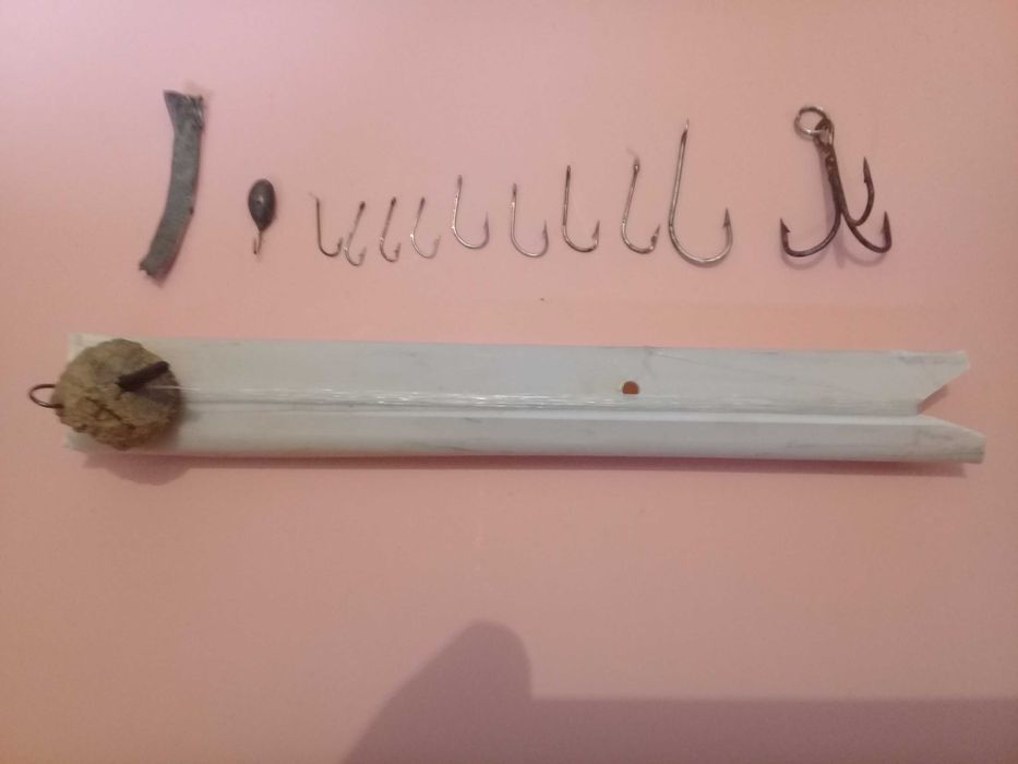 Набор  крючков+справочник рыб.ловли.