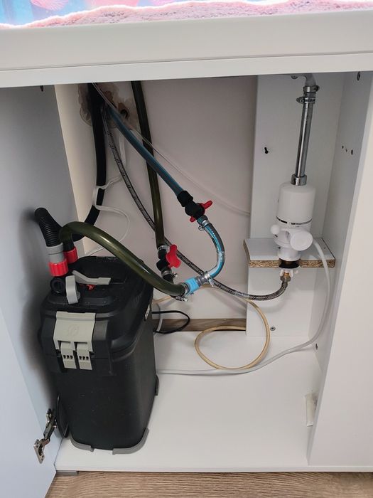 Аквариум eheim 240л с цялото оборудване и 9бр. Дискуси