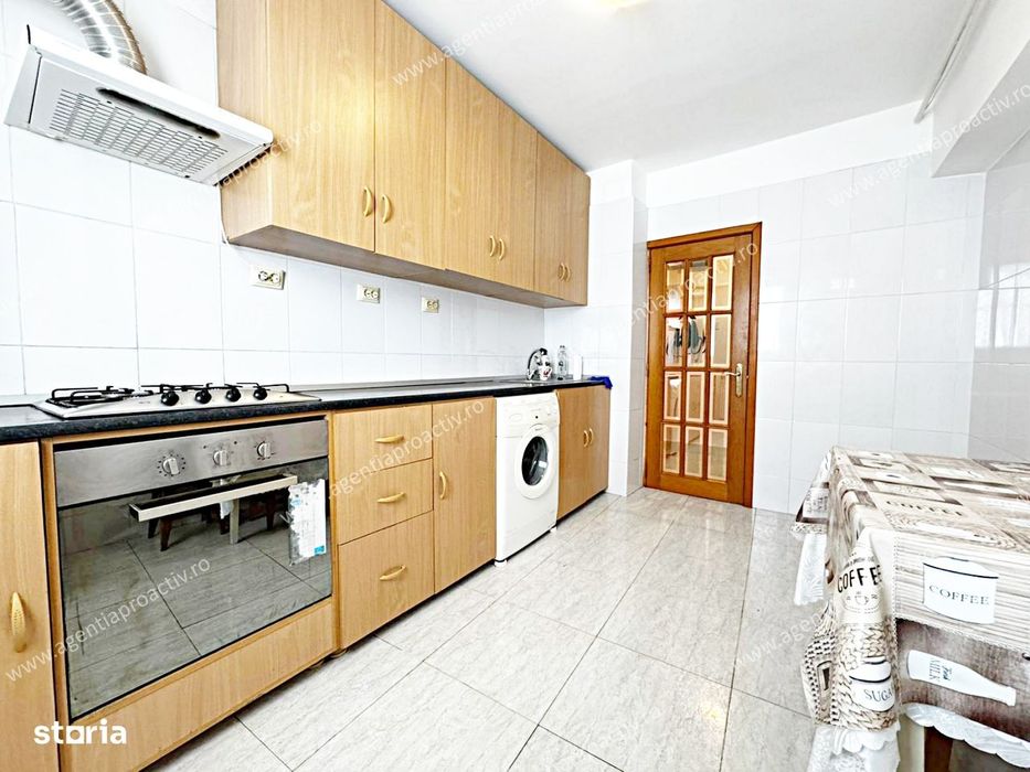 Apartament cu 2 camere decomandat, in cartierul Micro 21, la etajul 6.