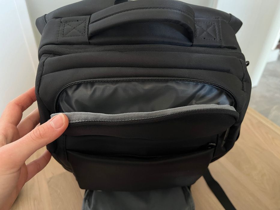 Нова раница за лаптоп, водоустоучива