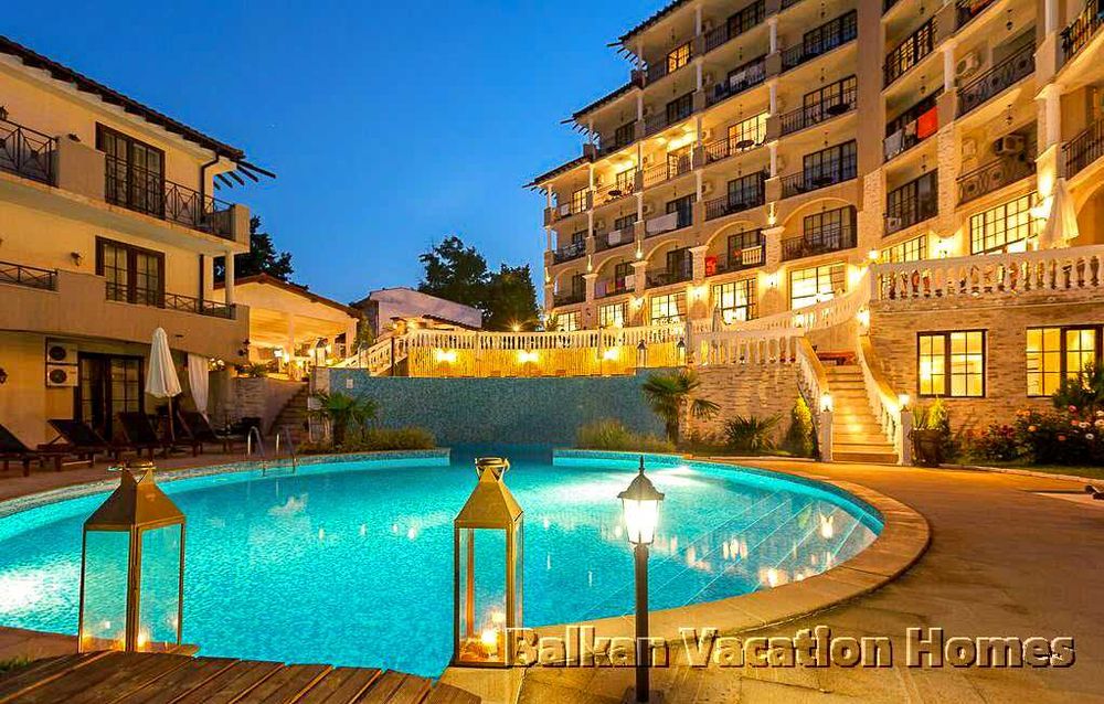 Продава се Тристаен апартамент в Обзор - 113 кв.м за 510 €/кв.м - Снимка #1