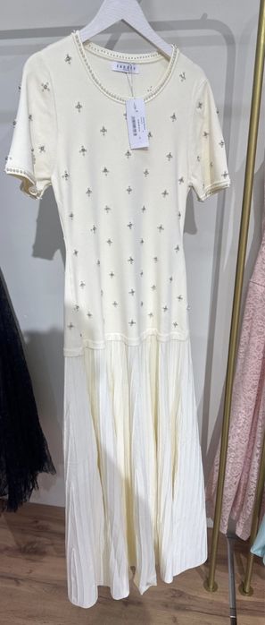 Продается красивое стильное платье Sandro Paris