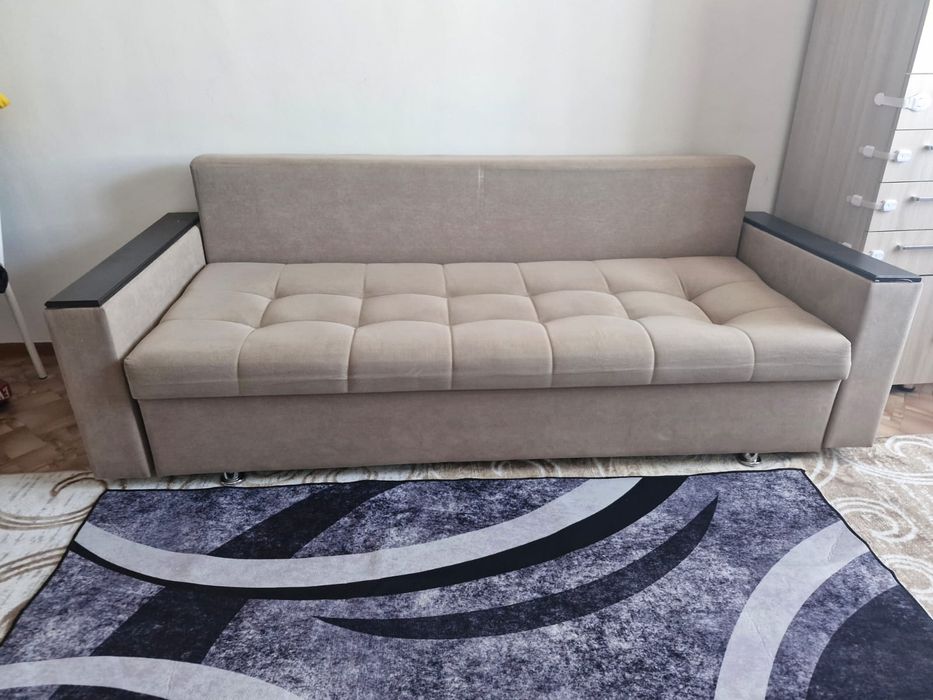 Срочно продам диван