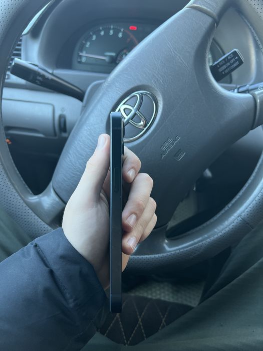 iPhone 13 чёрный цвет