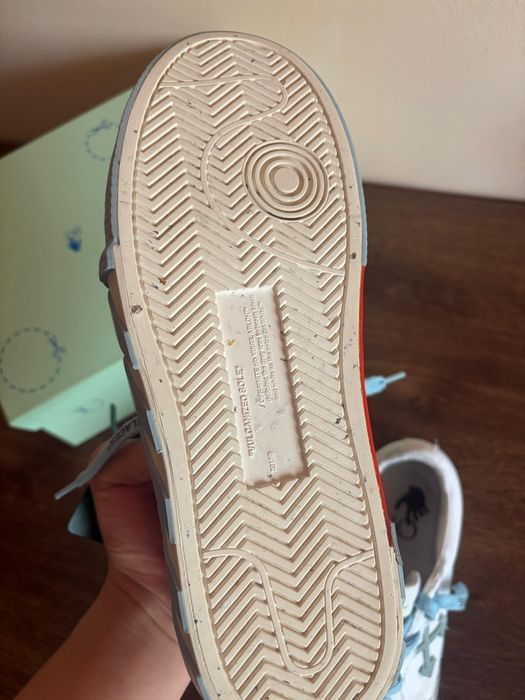 Adidași Off White Vulcanic
