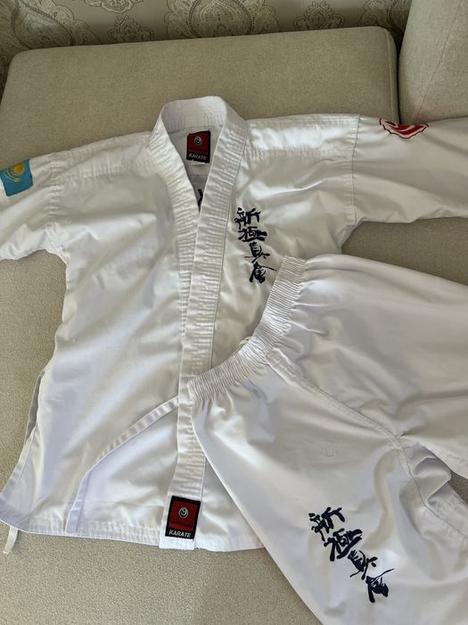 Форма для каратэ для девочек