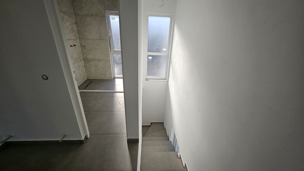 Casa moderna,  noua , la cheie, cu piscina Fantanele