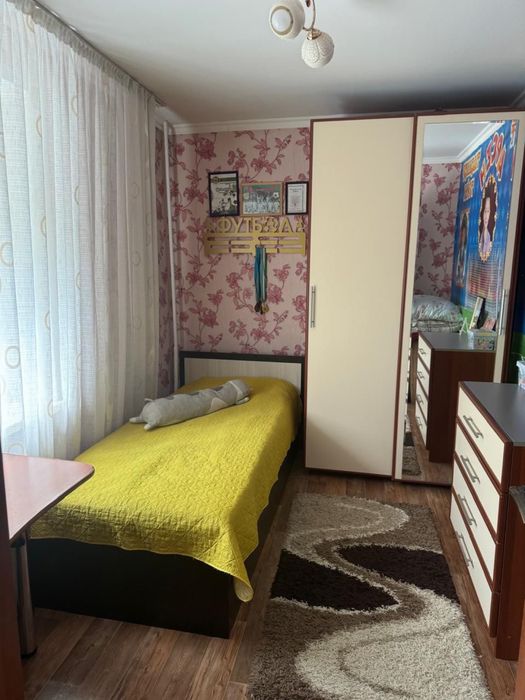 Продам шкаф, кровать, комод