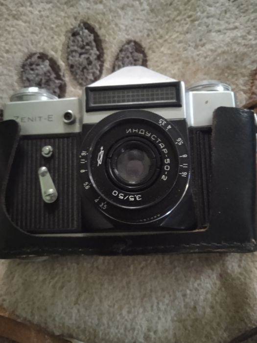 Продам фотоаппарат Зенит-е