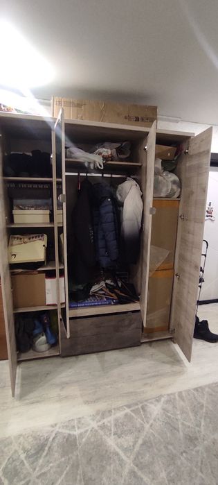 Шкаф срочно продам