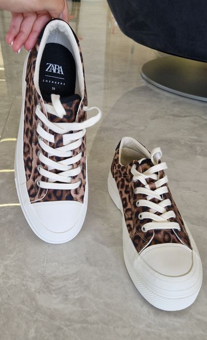 нови кецовe  Zara