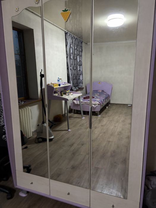 Продам шифоньер в детскую комнату