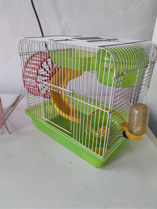 Клетка для попугая и клетка для хомяка