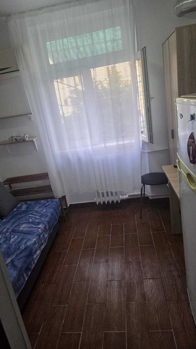 Proprietar inchiriez garsoniera Zona Medicina, Isho,12mp,baie proprie