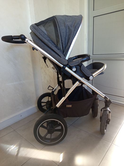 Детска количка .