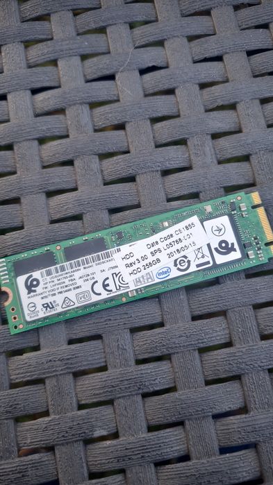 Vand SSD 256 gb pentru laptop  și desktop