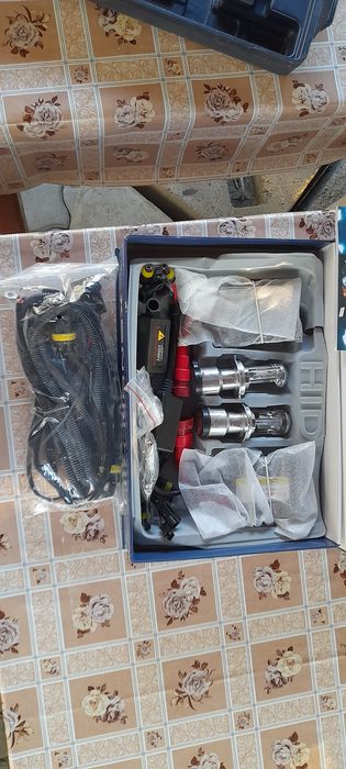 Se vând xenon halogen HID XENON LIGHT