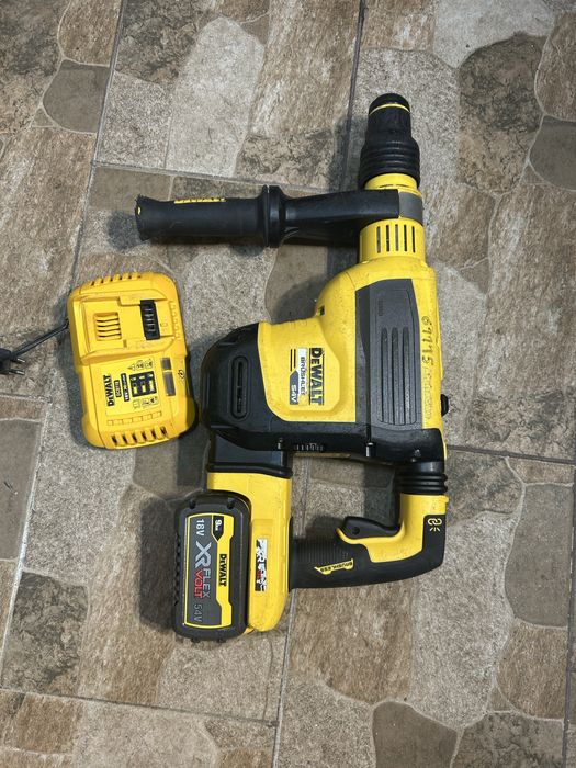 Picamer-Combipercutor pe acumulator Dewalt DCH 614