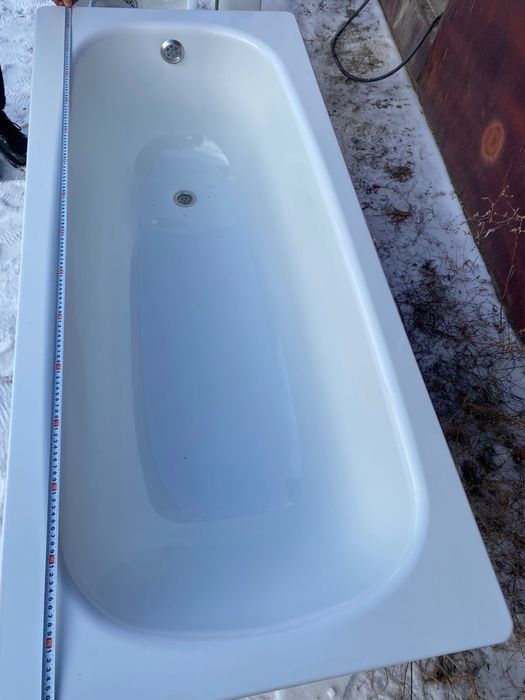 Продам новую ванну и раковины