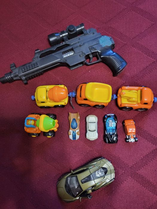 Игрушки,  комплект. Машинки + автомат.