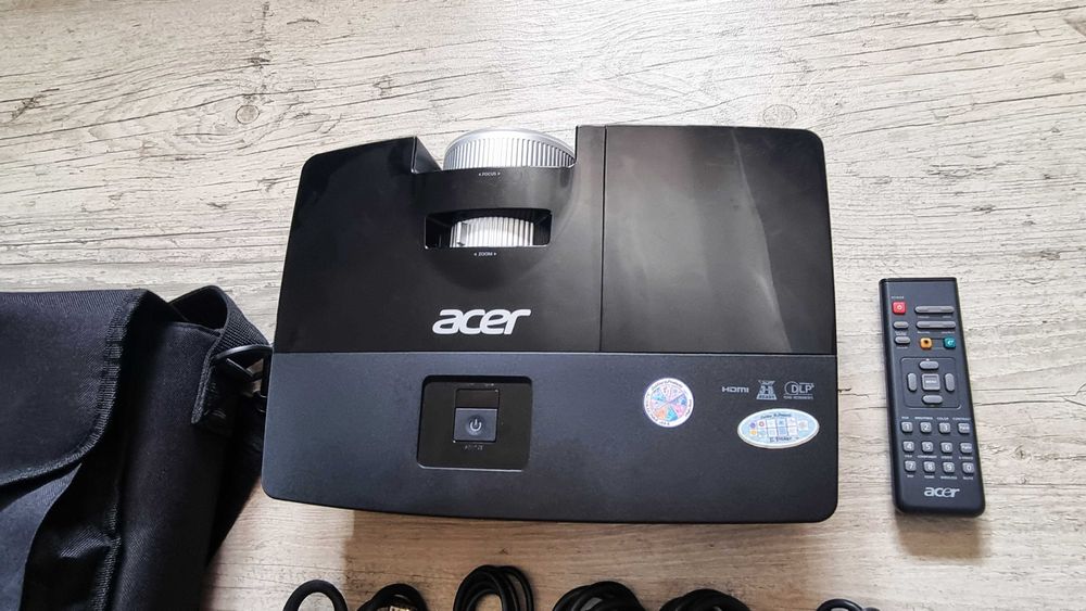 Videoproiector ACER X113PH, HDMI, doar 122 ore funcționare + Geantă cadou
