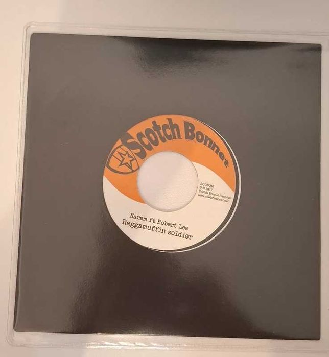 Naram Ft Robert Lee – Raggamuffin Soldier