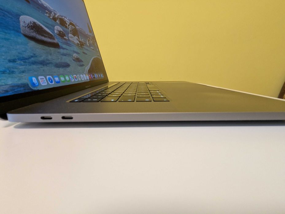 Mac Book Pro (16-inch, 2019) - Touch bar