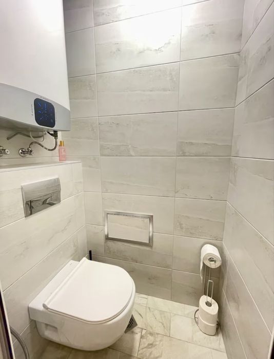 Дава се под наем Двустаен апартамент в Варна, Център - 65 кв.м за 61.2 € - Снимка #4