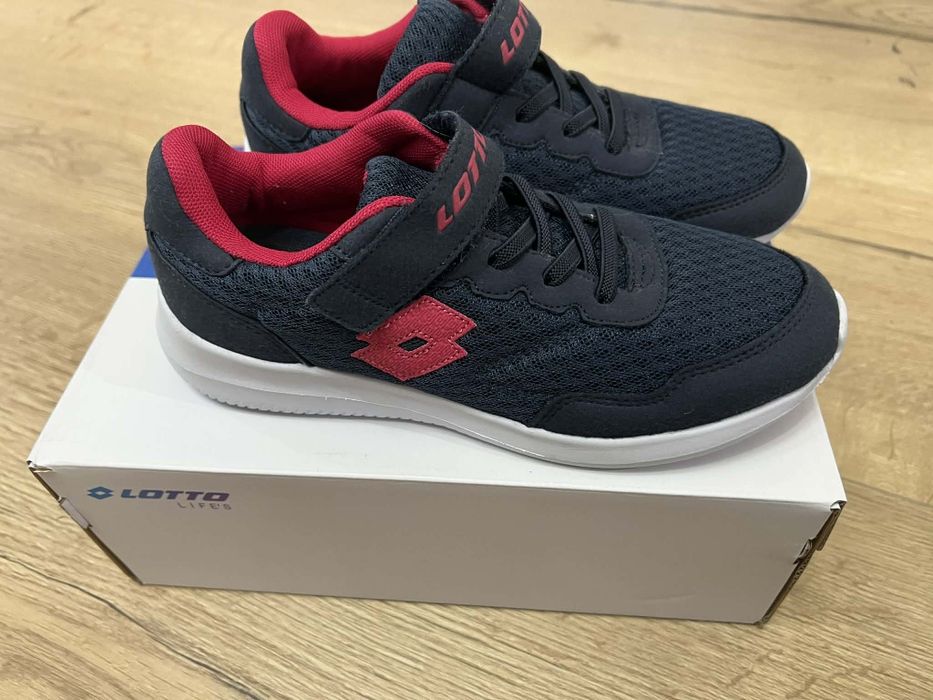 Маратонки Lotto Relate