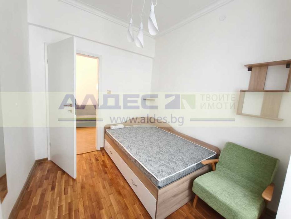 Дава се под наем Тристаен апартамент в София, Център - 62 кв.м за 847.62 € - Снимка #4