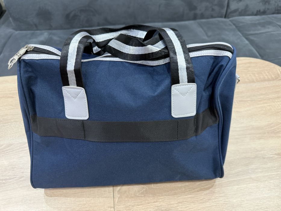 Малка чанта за ръчен багаж