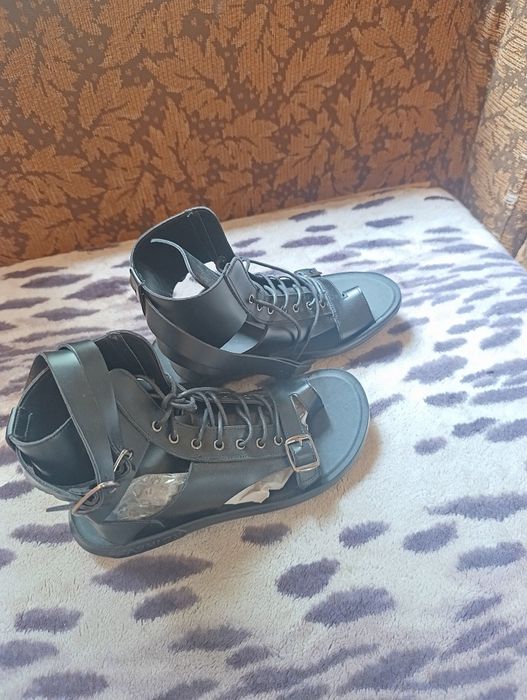 Мужские сандалии