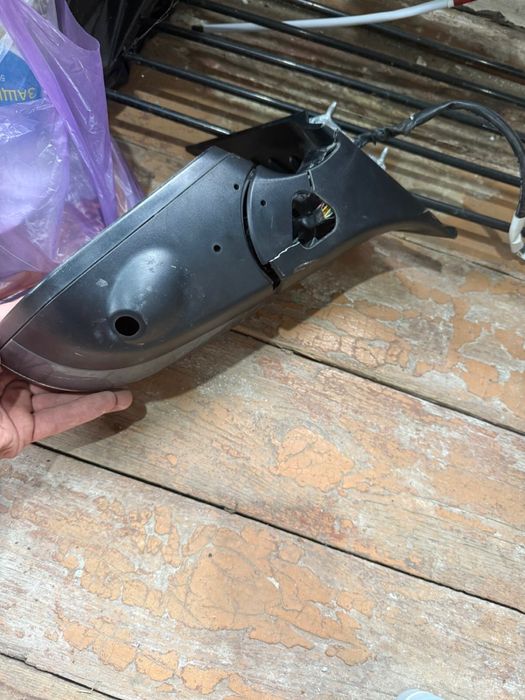 Продам зеркало водительская сторона