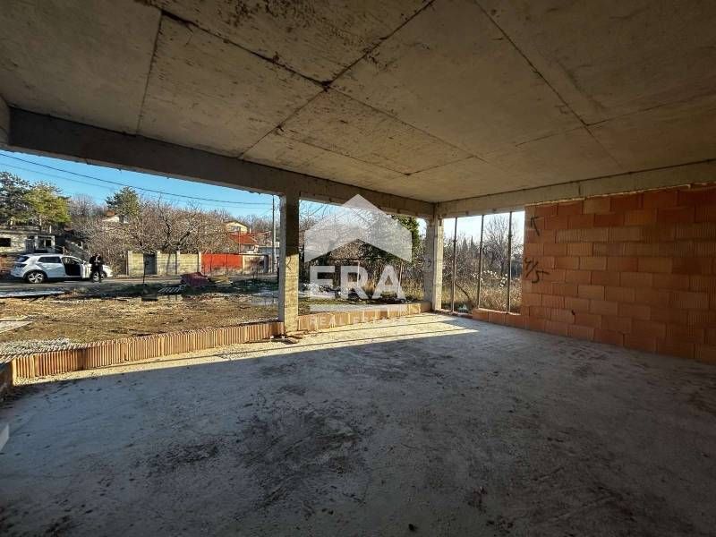 Двуетажна новострояща се къща за продажба, в м-т Манастирски рид, Варн