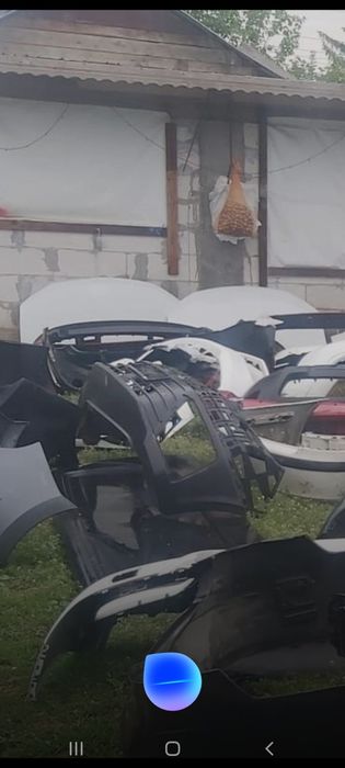 Bara Logan  , aripa sânga dreaptă  , capote